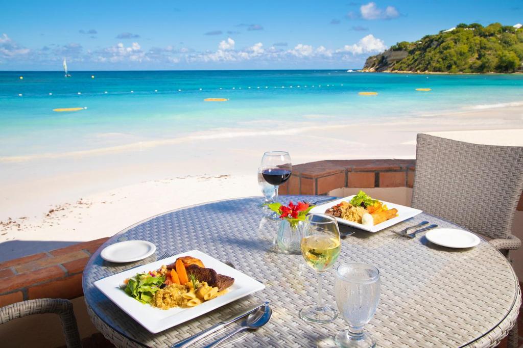 Pineapple Beach Club (Adults Only) Long Bay Exterior photo